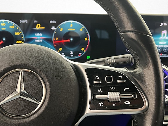 Mercedes-Benz GLB200 d 19 of 30