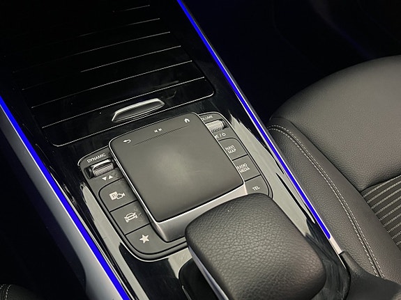 Mercedes-Benz GLB200 d 24 of 30