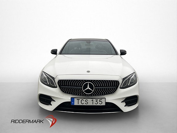 Mercedes-Benz E220 2 of 5