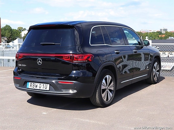 Mercedes-Benz EQB250 4 of 5