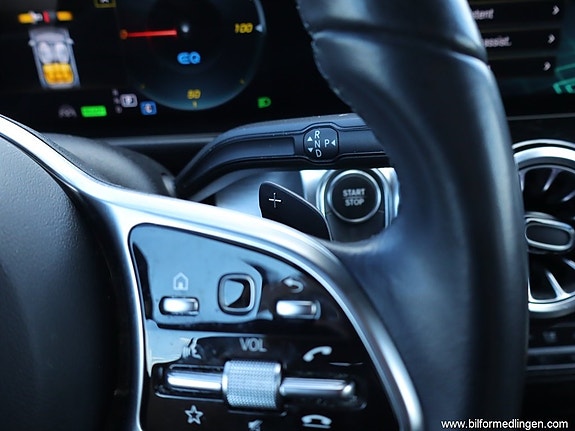 Mercedes-Benz EQB250+ 15 of 26