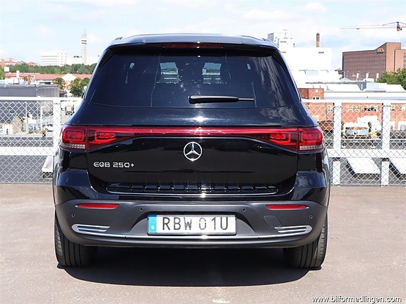 Mercedes-Benz EQB250 5 of 5