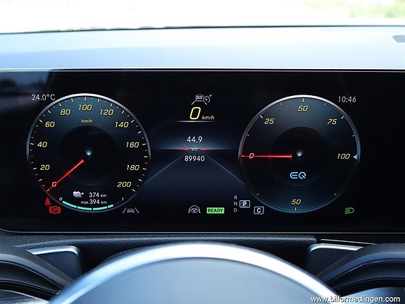 Mercedes-Benz EQB250+ 17 of 26