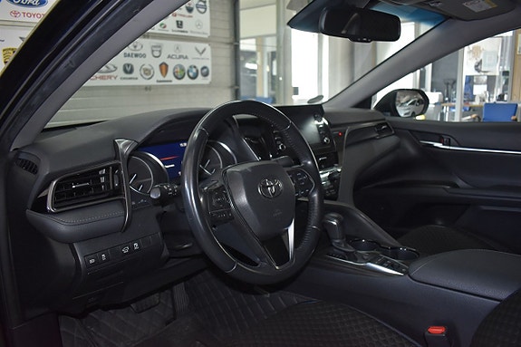 Toyota Camry 5 of 5