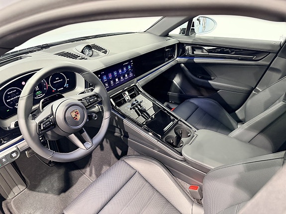 Porsche Panamera 4S 21 of 30