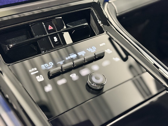 Porsche Panamera 4S 24 of 30