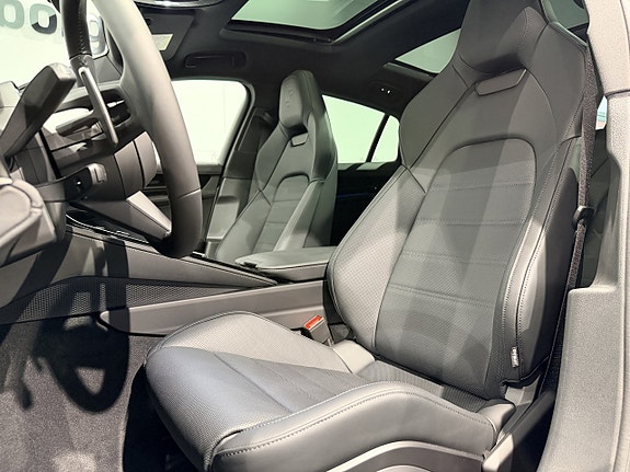 Porsche Panamera 4S 20 of 30