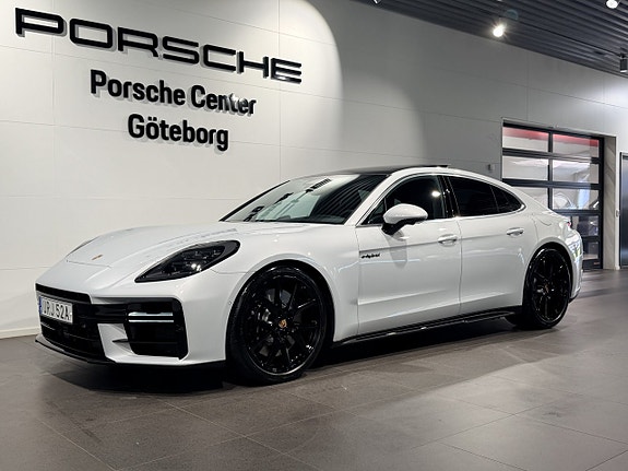 Porsche Panamera 4S 8 of 30