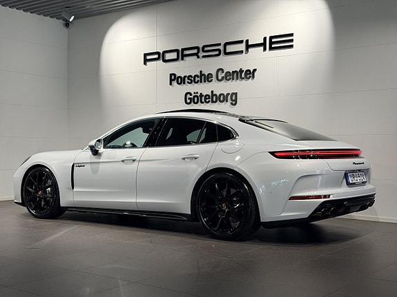 Porsche Panamera 4S 5 of 5
