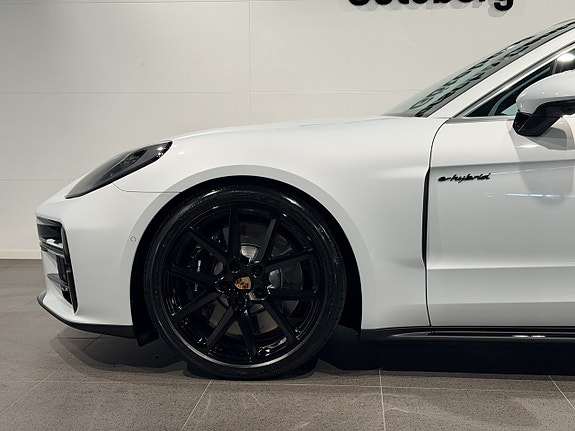 Porsche Panamera 4S 9 of 30