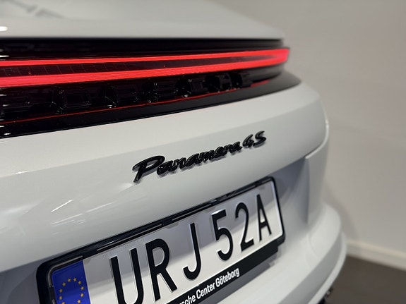 Porsche Panamera 4S 11 of 30