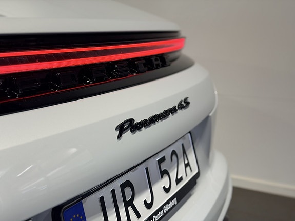 Porsche Panamera 4S 12 of 30