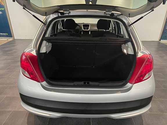 Peugeot 207 9 of 14