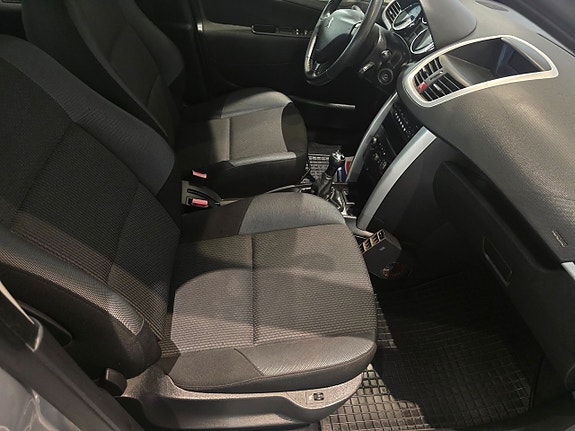 Peugeot 207 11 of 14