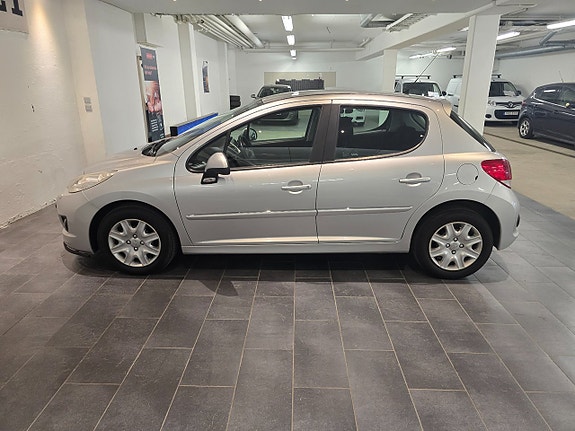 Peugeot 207 8 of 14