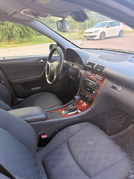 Mercedes-Benz C180 5 of 5