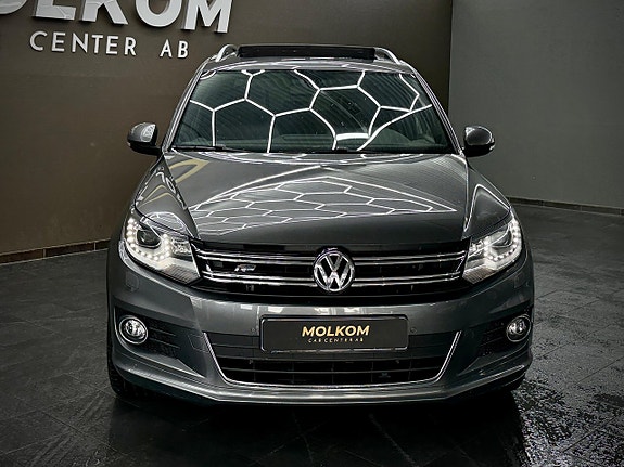 Volkswagen Tiguan 2 of 5