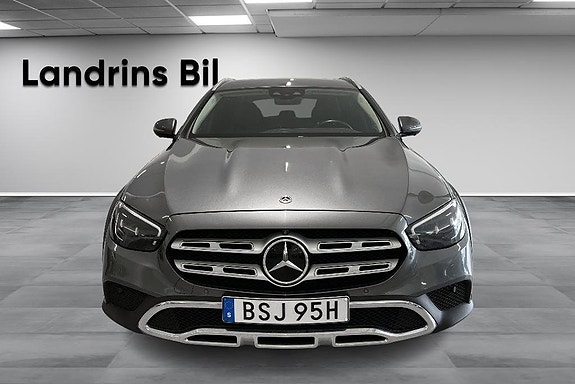 Mercedes-Benz E220 d 2 of 5