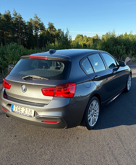BMW 118i 4 of 5