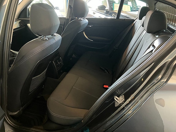 BMW 118d 15 of 19