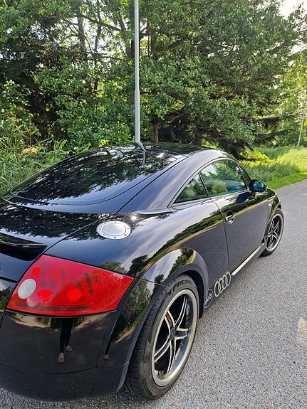 Audi TT 3 of 5