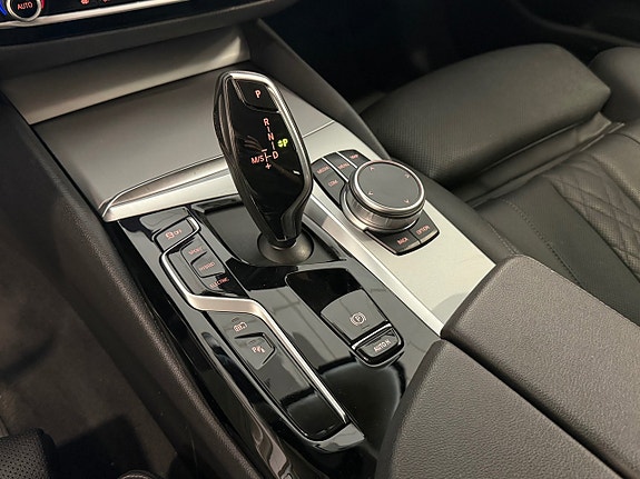 BMW 530e 13 of 23