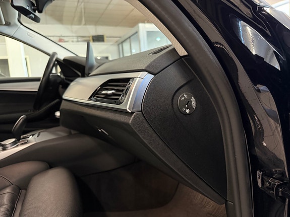 BMW 530e 18 of 23