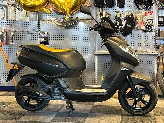 Peugeot Kisbee Black Edition