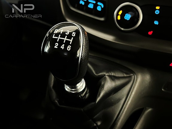 Ford Transit Custom 15 of 23