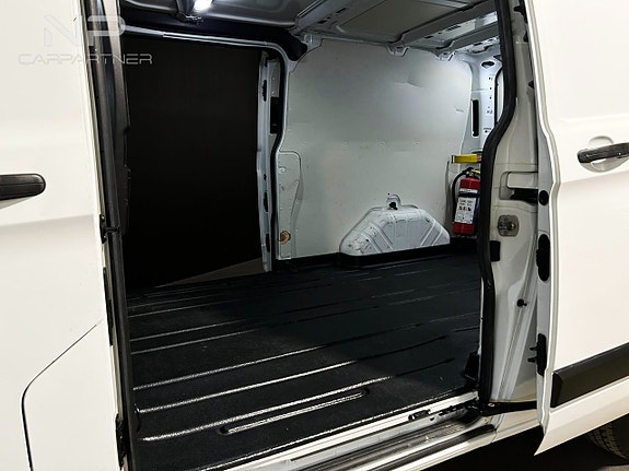 Ford Transit Custom 10 of 23