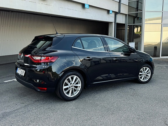 Renault Megane IV 3 of 5