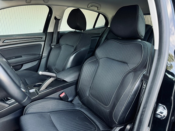 Renault Megane IV 7 of 10