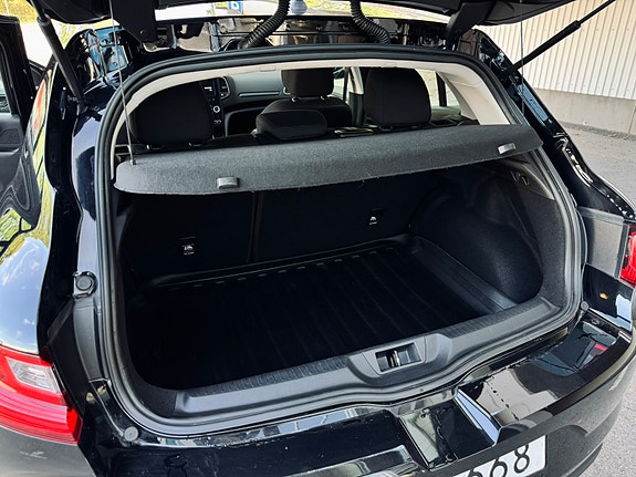 Renault Megane IV 10 of 10