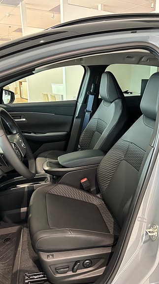 Nissan Leaf 7 of 22