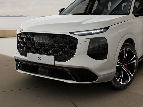 Audi Q7 7 of 11