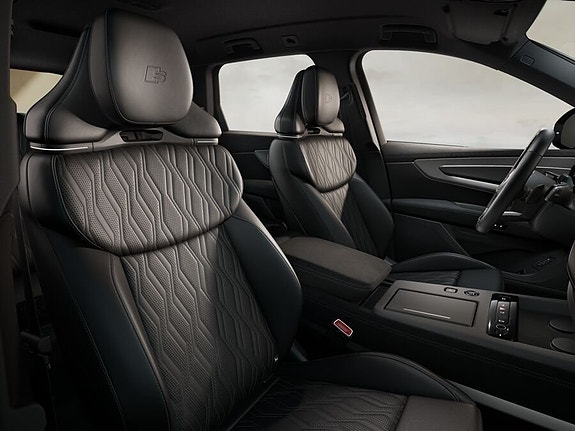 Audi Q7 4 of 11