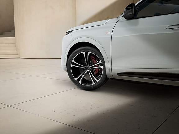 Audi Q7 8 of 11