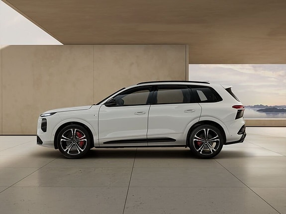 Audi Q7 2 of 11