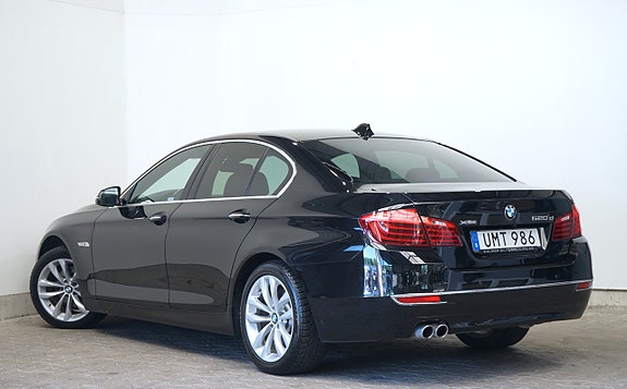 BMW 520d 3 of 5