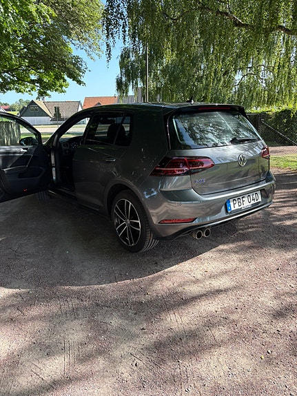 Volkswagen Golf VII 4 of 5