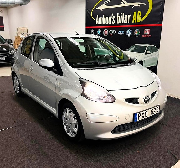 Toyota Aygo 2 of 5