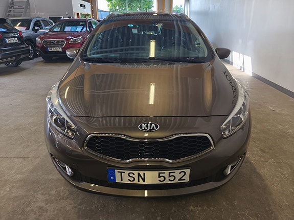 Kia Ceed 2 of 5