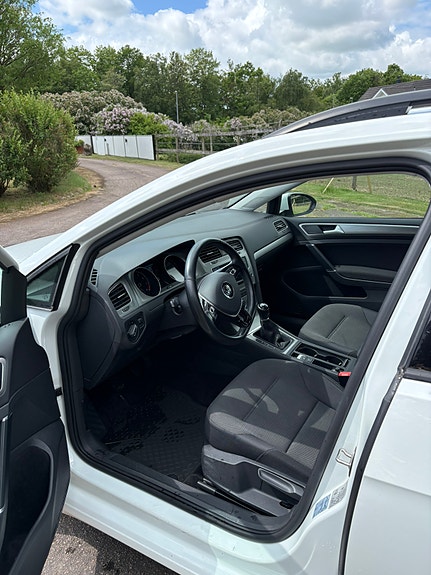 Volkswagen Golf VII 5 of 5