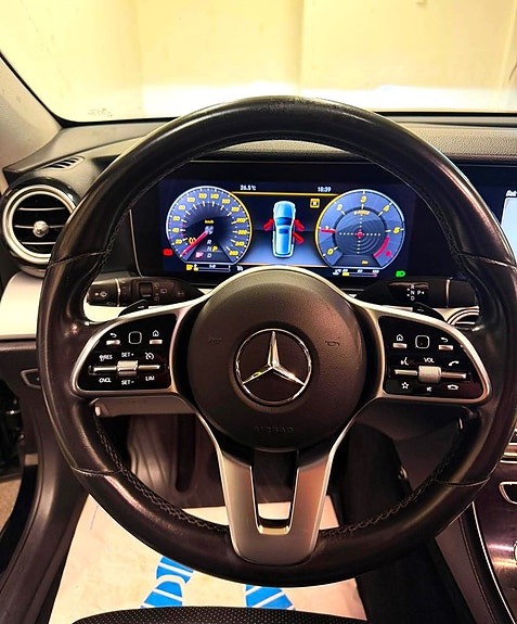 Mercedes-Benz E220 15 of 23