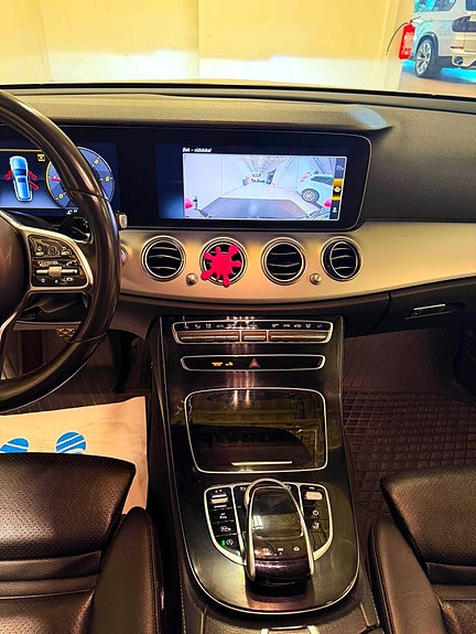 Mercedes-Benz E220 18 of 23