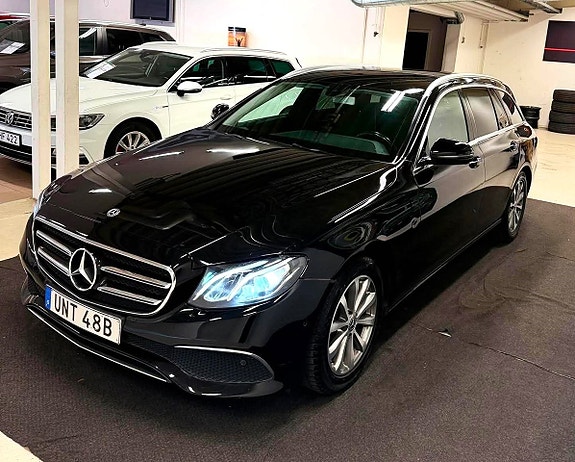 Mercedes-Benz E220 6 of 23