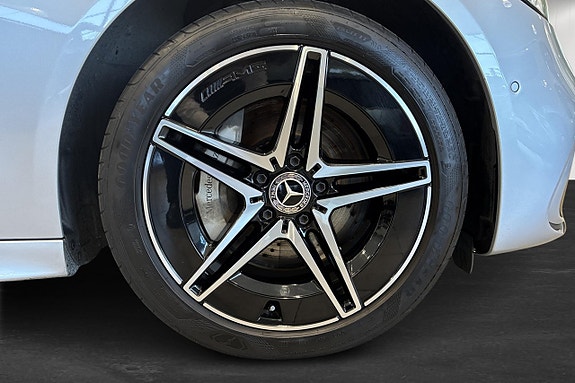Mercedes-Benz C300 e 5 of 5