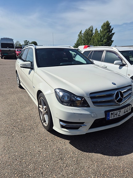 Mercedes-Benz C180 2 of 5