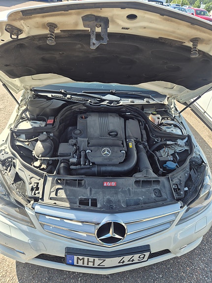 Mercedes-Benz C180 11 of 11