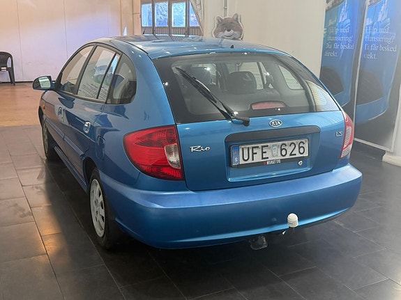 Kia Rio 9 of 20